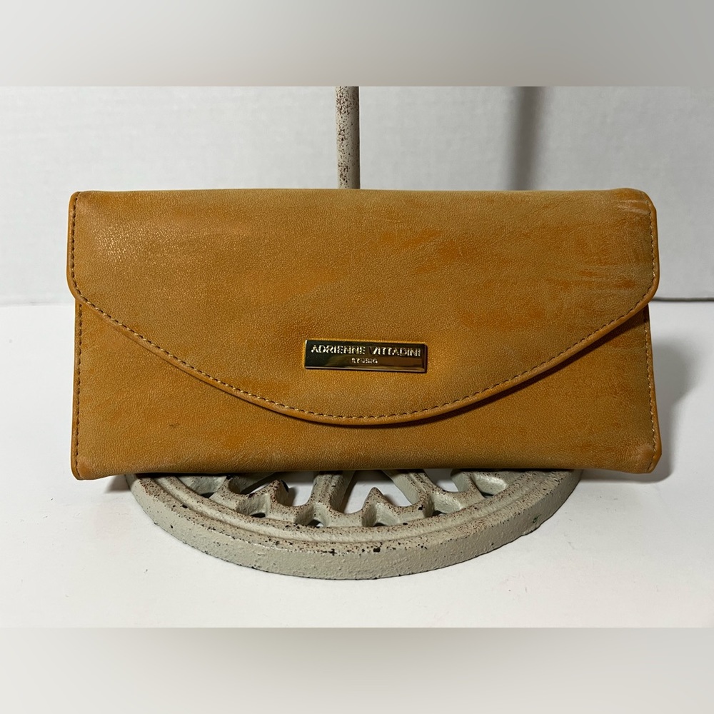 Adrienne Vittadini vegan tan faux suede wallet - Picture 1 of 8